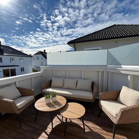公寓 Sunny And Centrally Located Semi-detached House